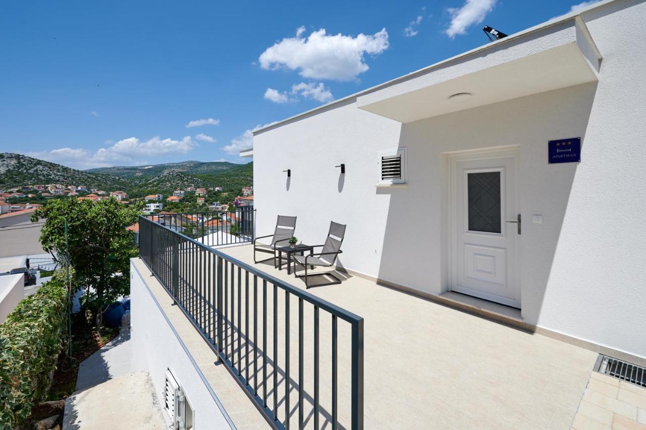 Nela & Sara - 2 Apartments With Heated Swimming Pool Seget Vranjica Extérieur photo