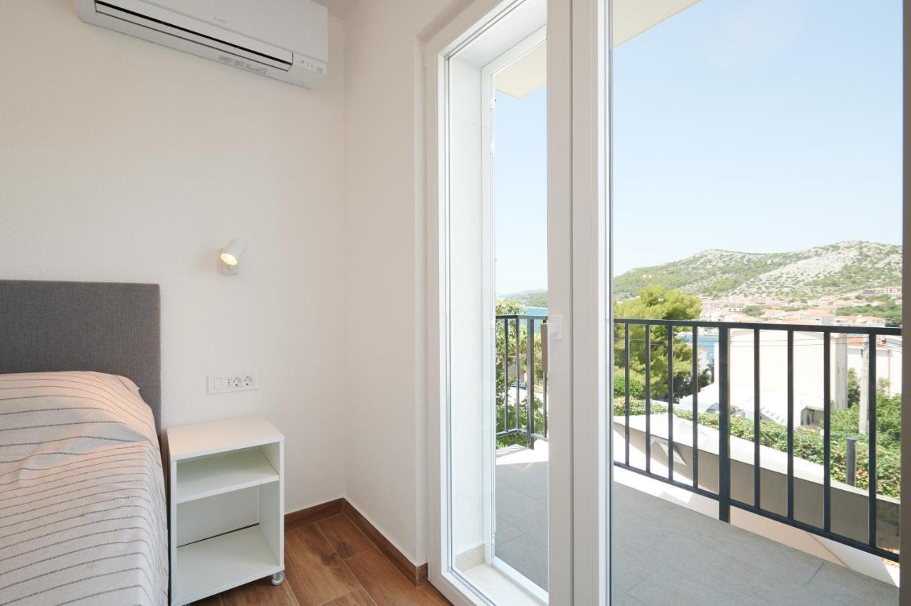 Nela & Sara - 2 Apartments With Heated Swimming Pool Seget Vranjica Extérieur photo