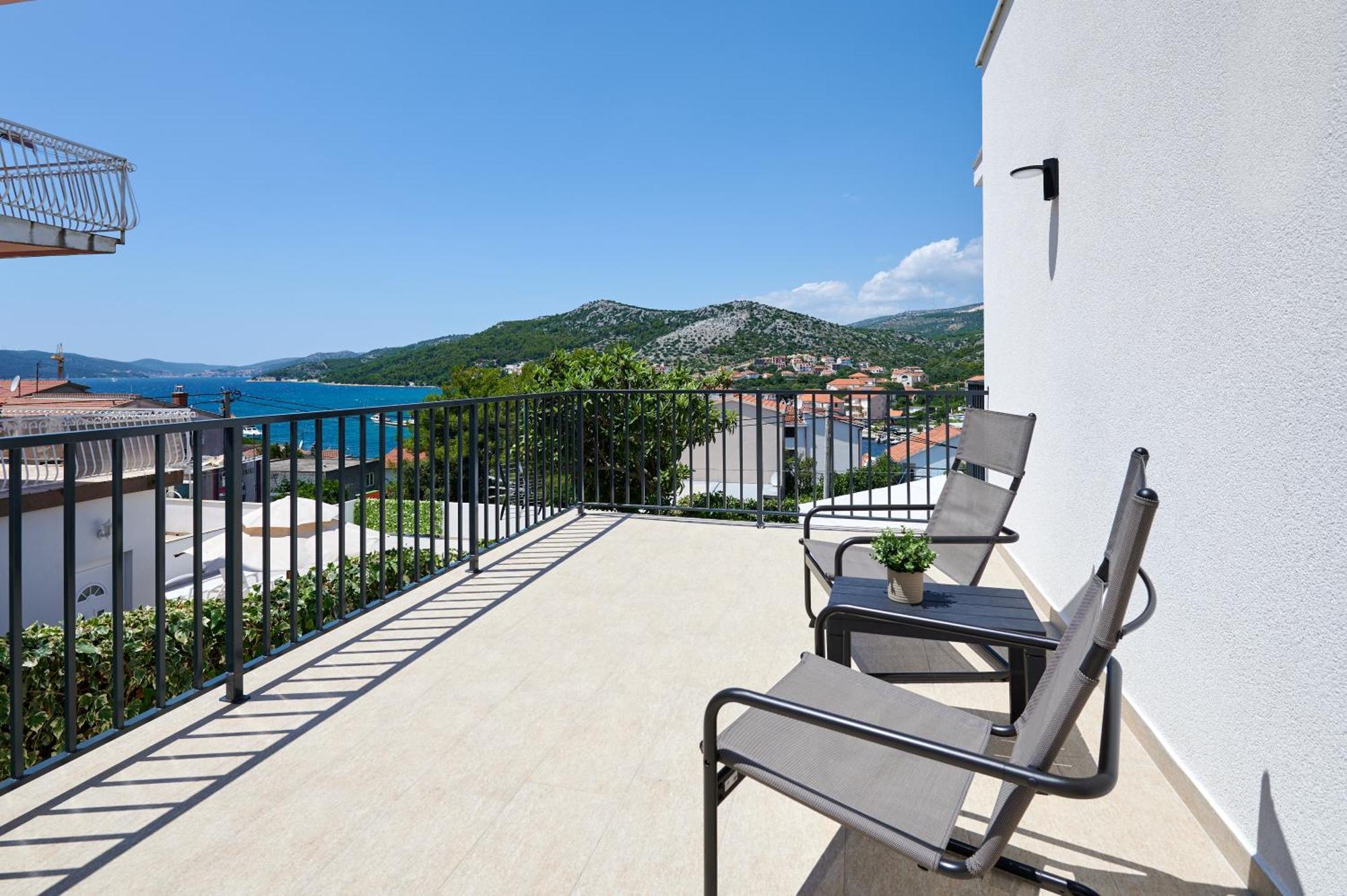 Nela & Sara - 2 Apartments With Heated Swimming Pool Seget Vranjica Extérieur photo